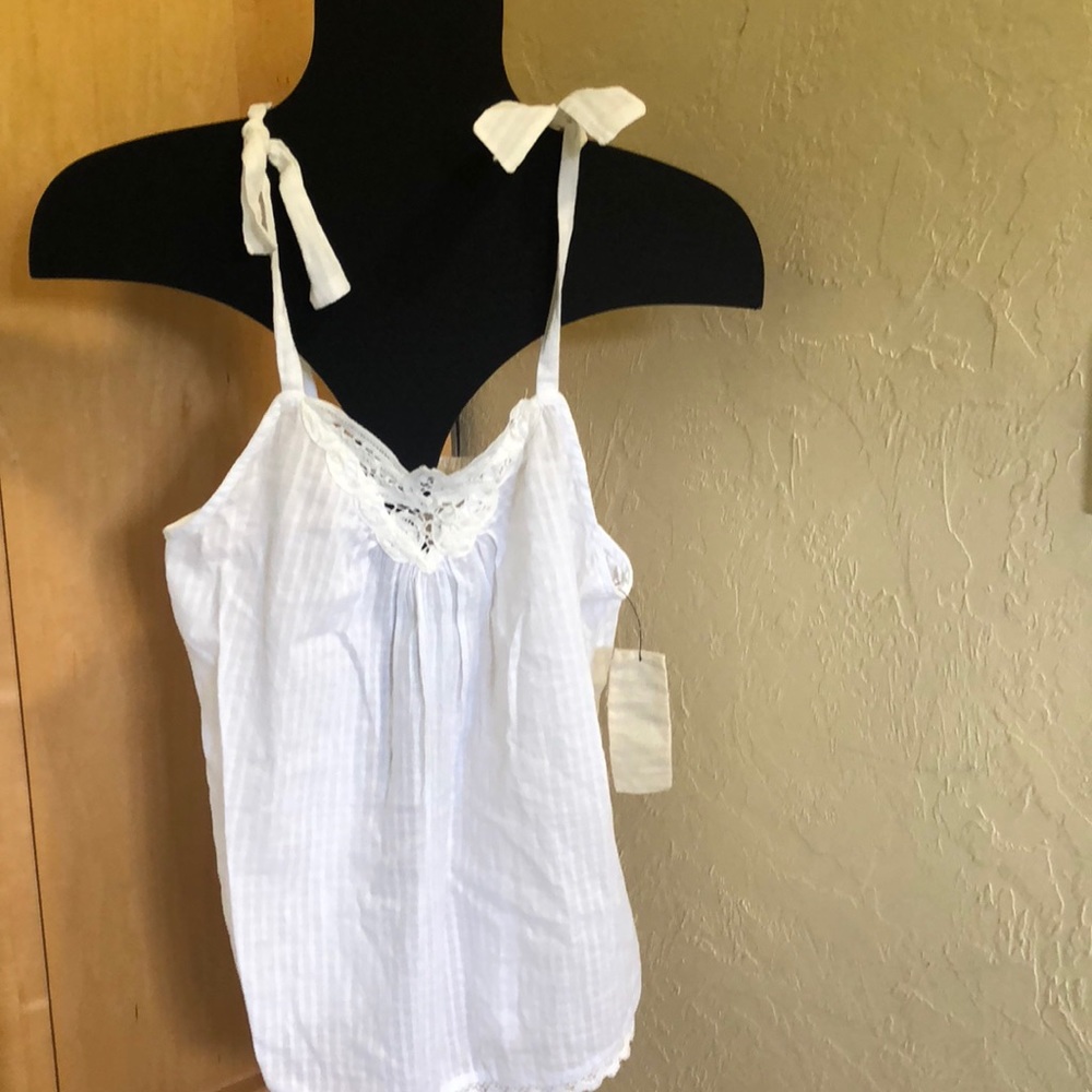 Wet seal cotton junior top size S brand new